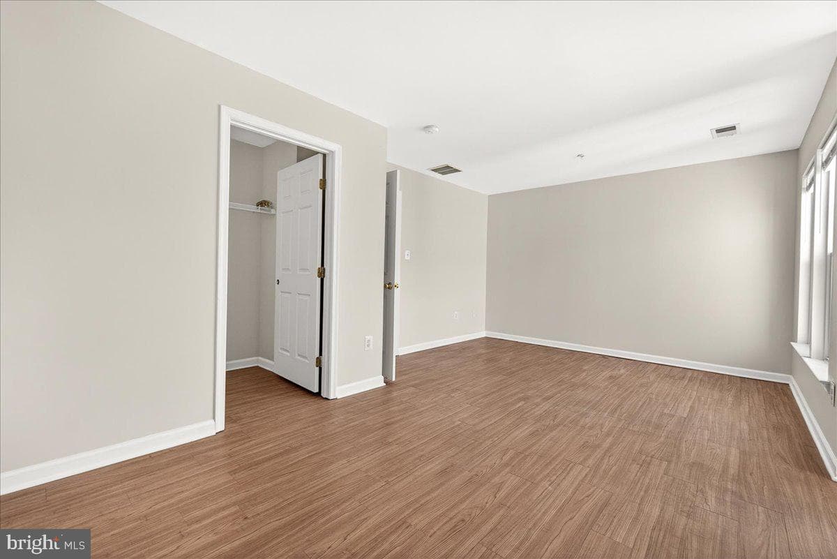 126 Fiona Way photo 20