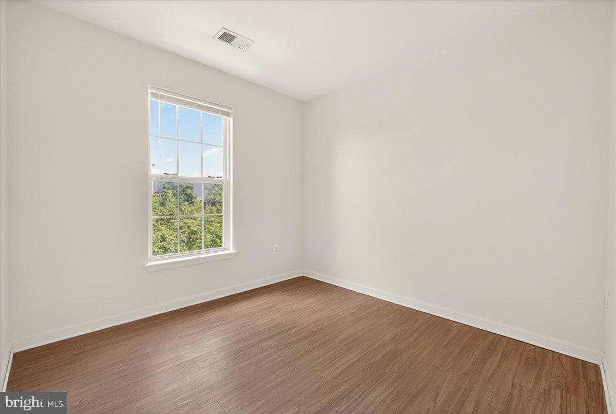 126 Fiona Way photo 23