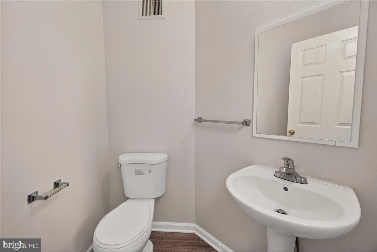 126 Fiona Way photo 27
