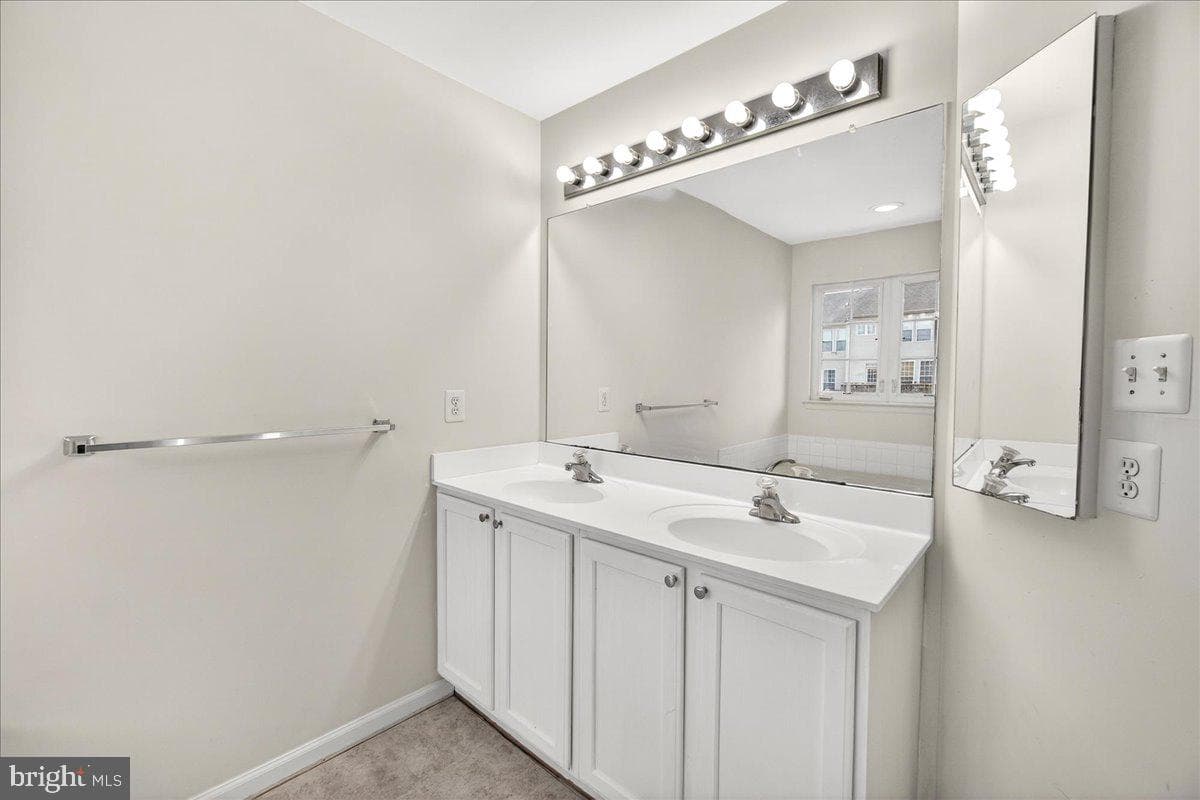 126 Fiona Way photo 28