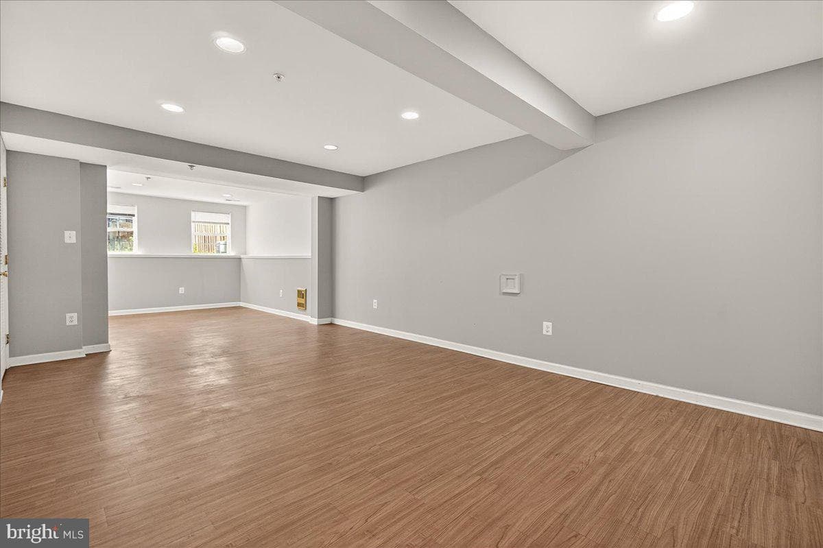 126 Fiona Way photo 30