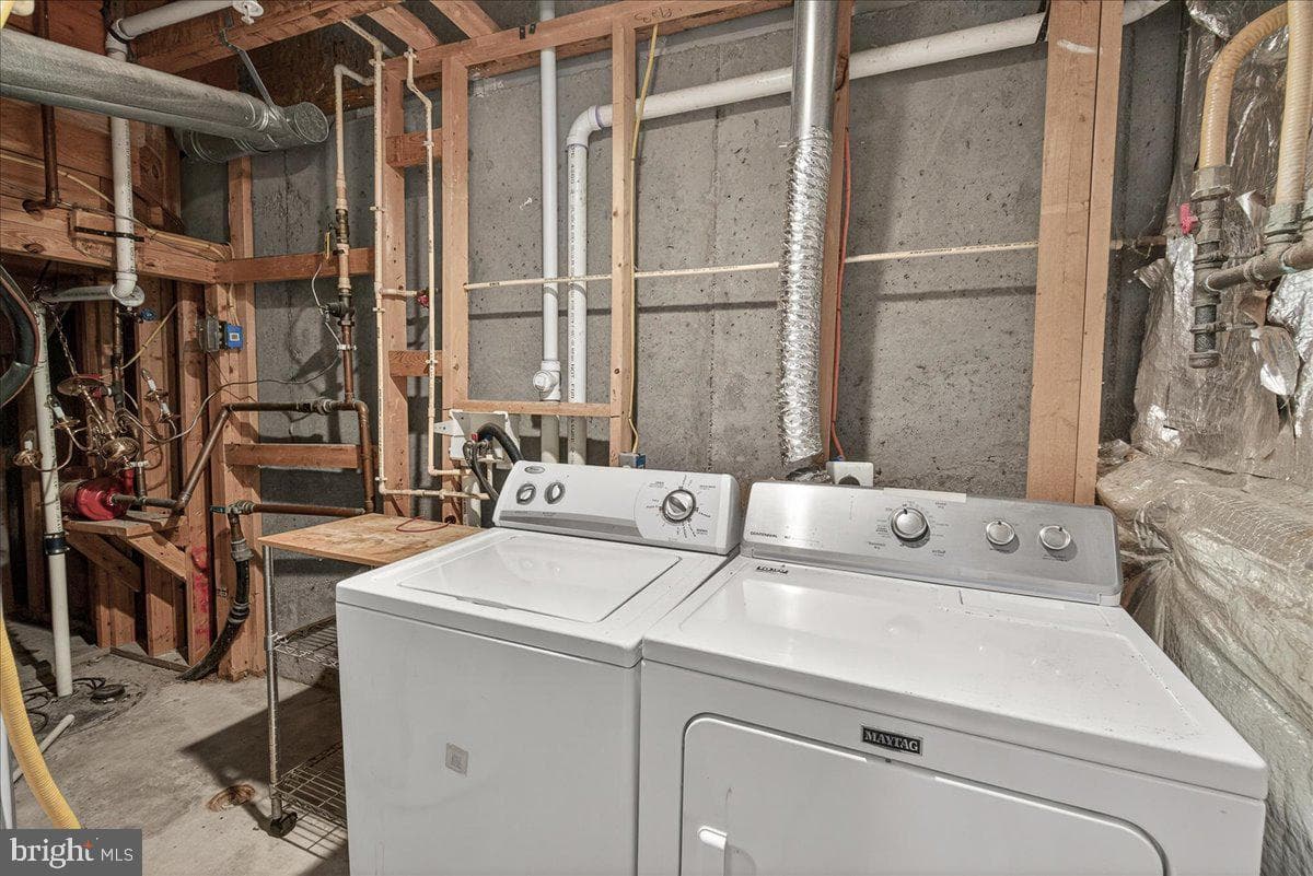 126 Fiona Way photo 33