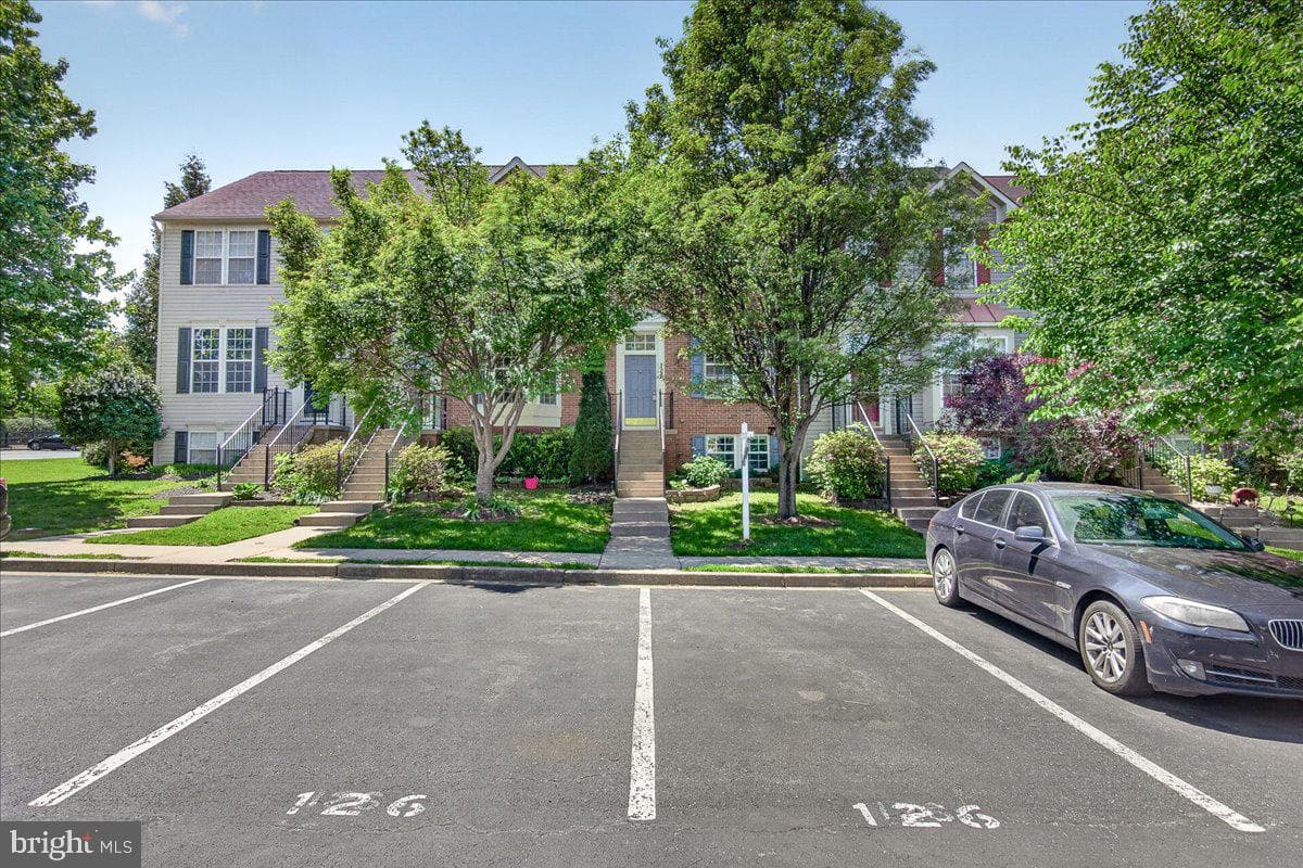 126 Fiona Way photo 34