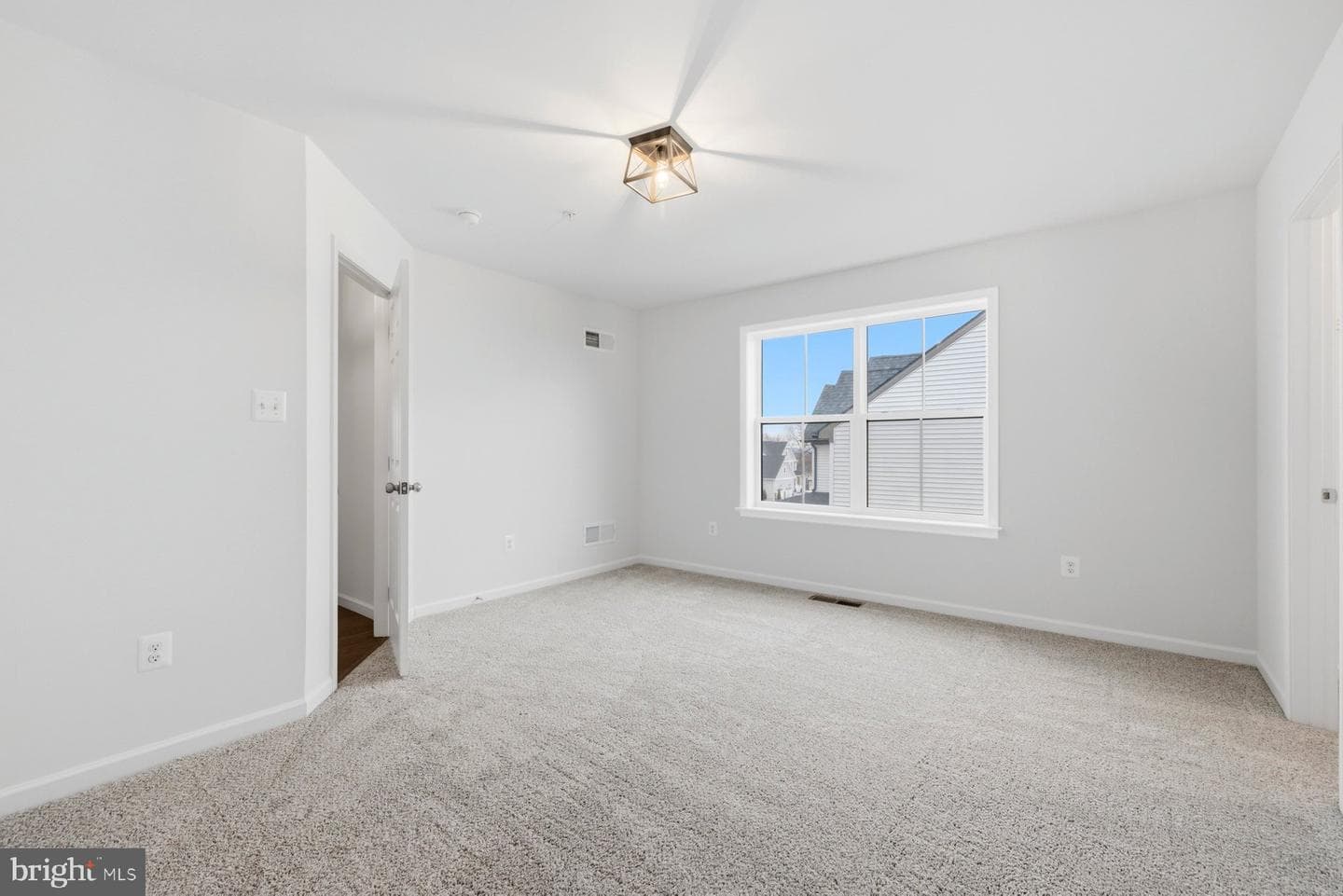 2758 Hillfield Drive photo 22