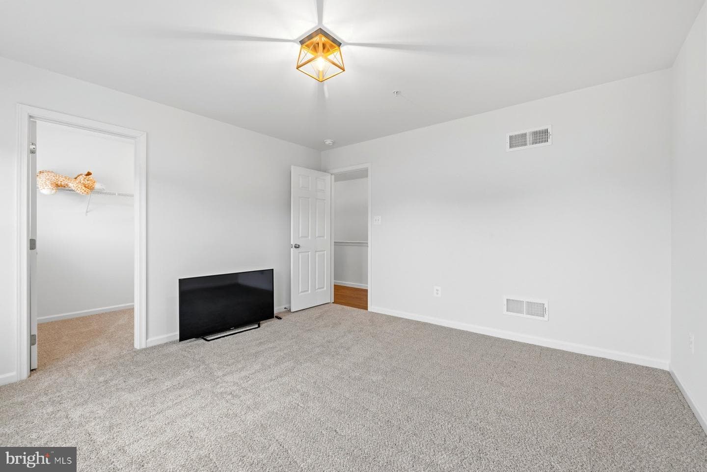 2758 Hillfield Drive photo 28