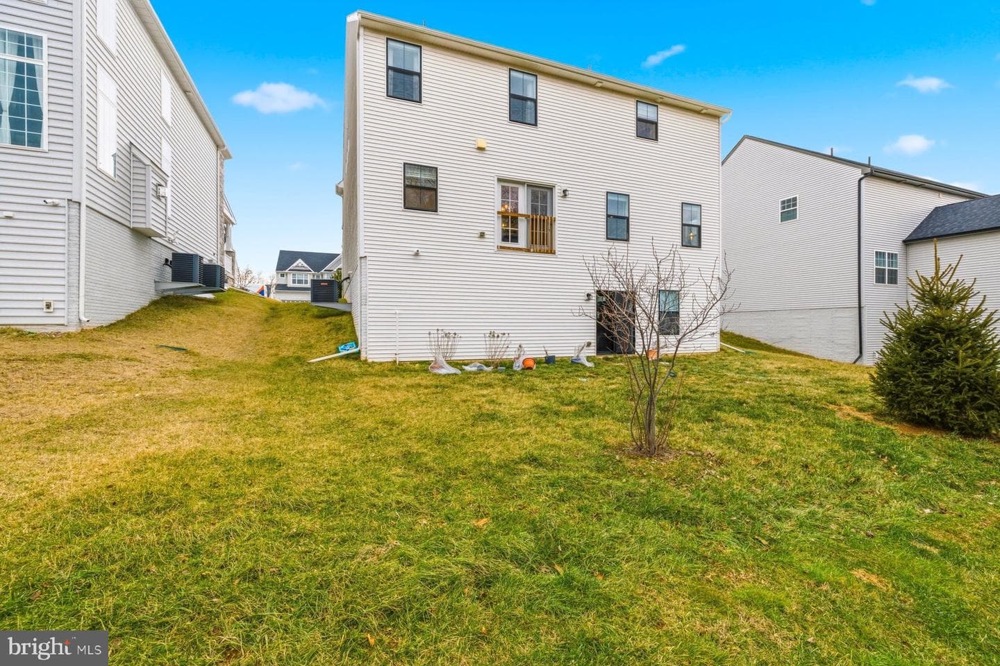 2758 Hillfield Drive photo 45