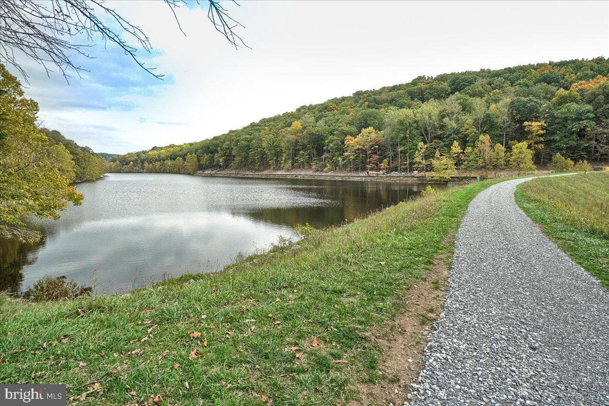 6724 Hemlock Point Road photo 40