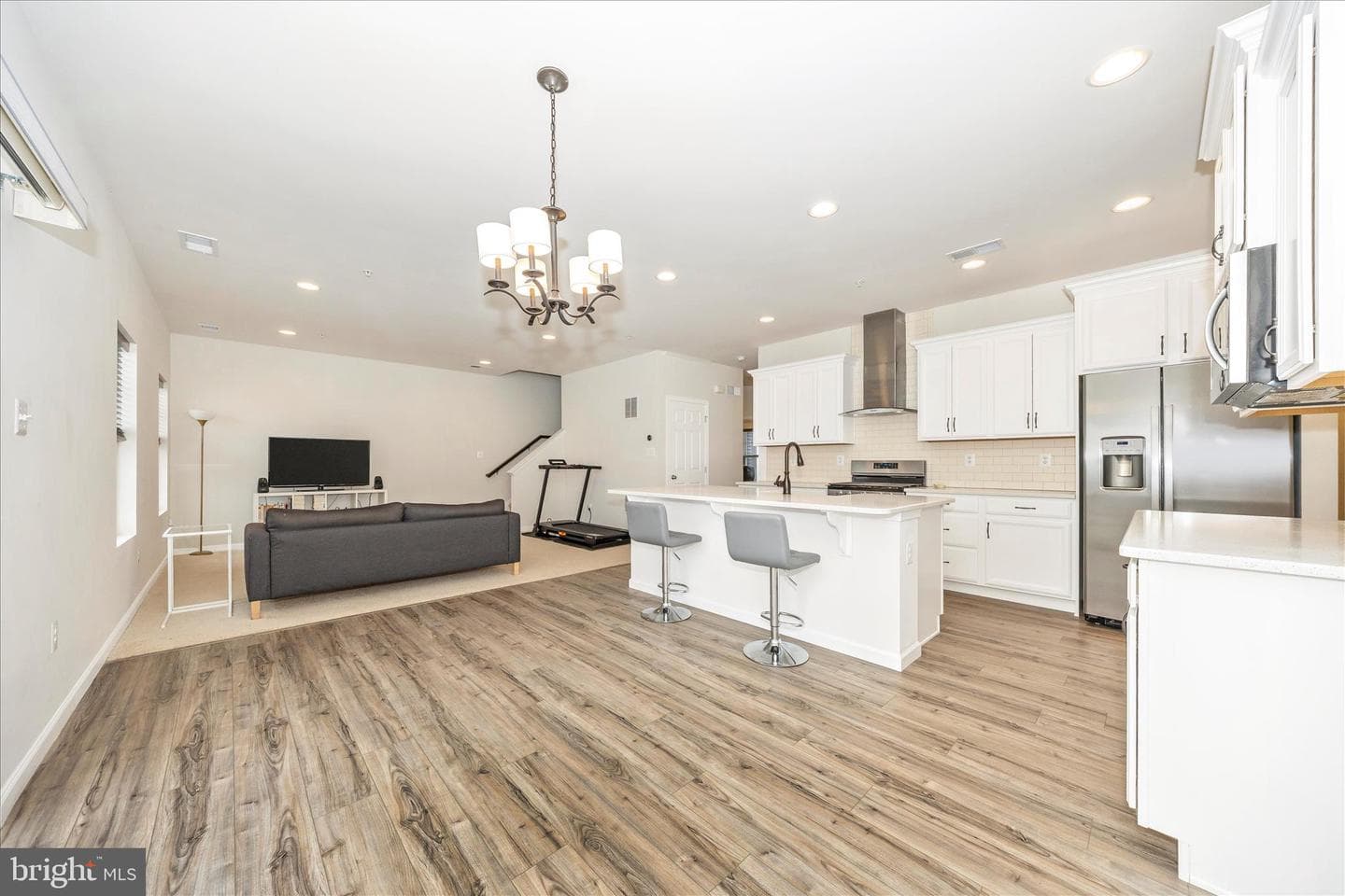 2805 Hillfield Drive photo 9