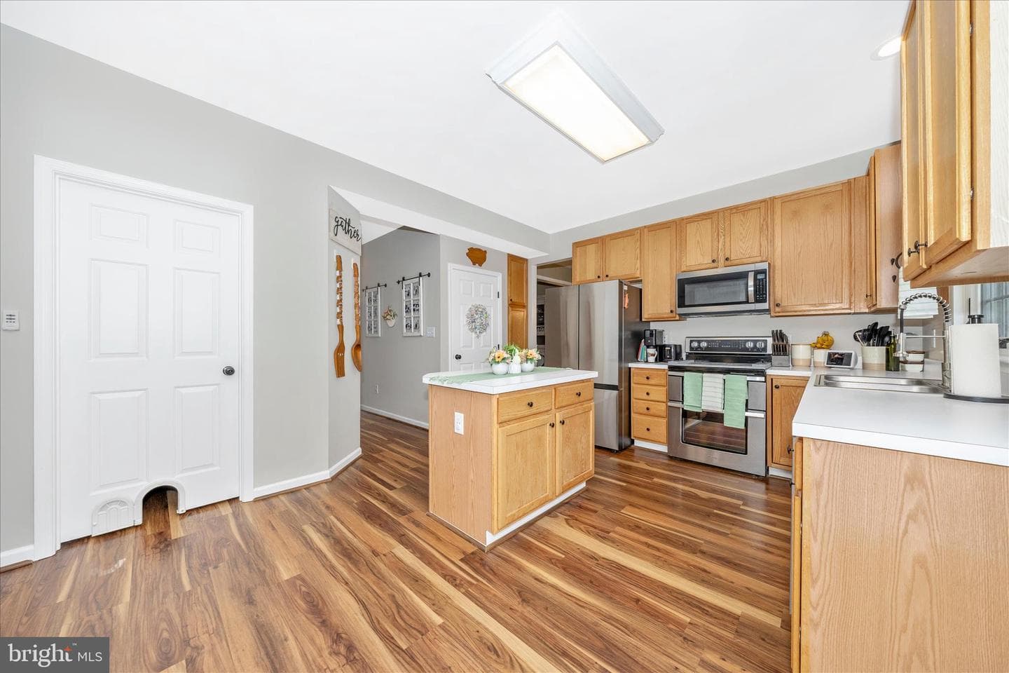 2033 Burnside Drive photo 11
