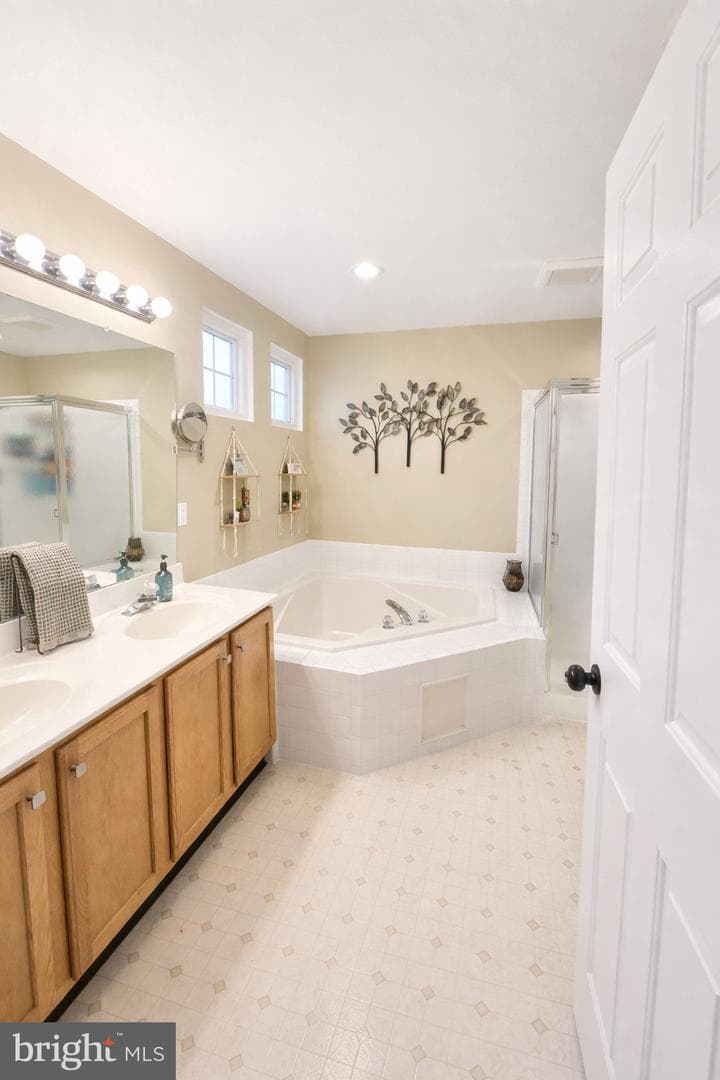 2033 Burnside Drive photo 25
