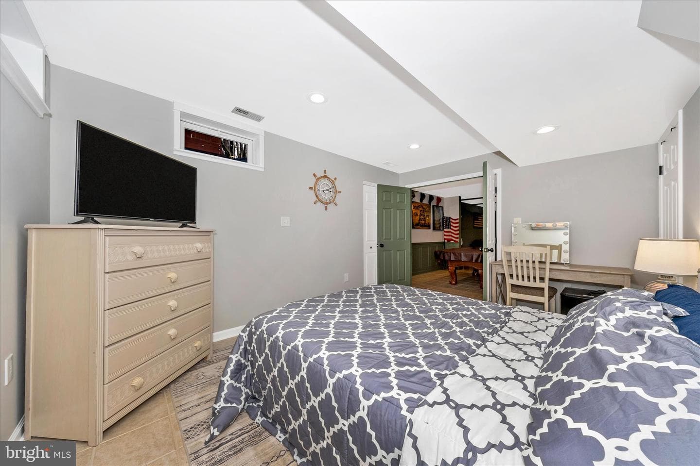 2033 Burnside Drive photo 33