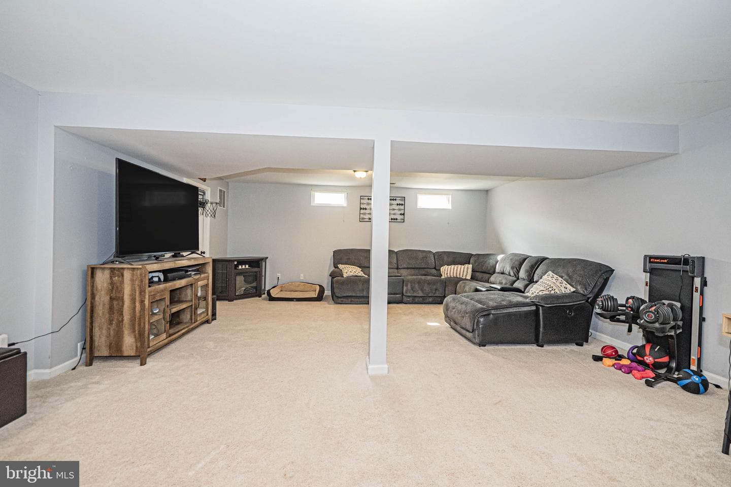 405 Mcclellan Drive photo 32