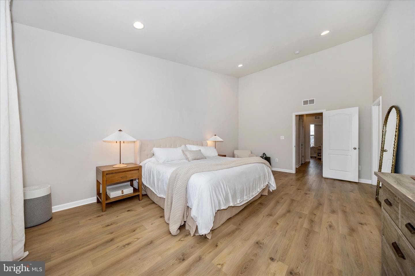 1807 Evans Road photo 23