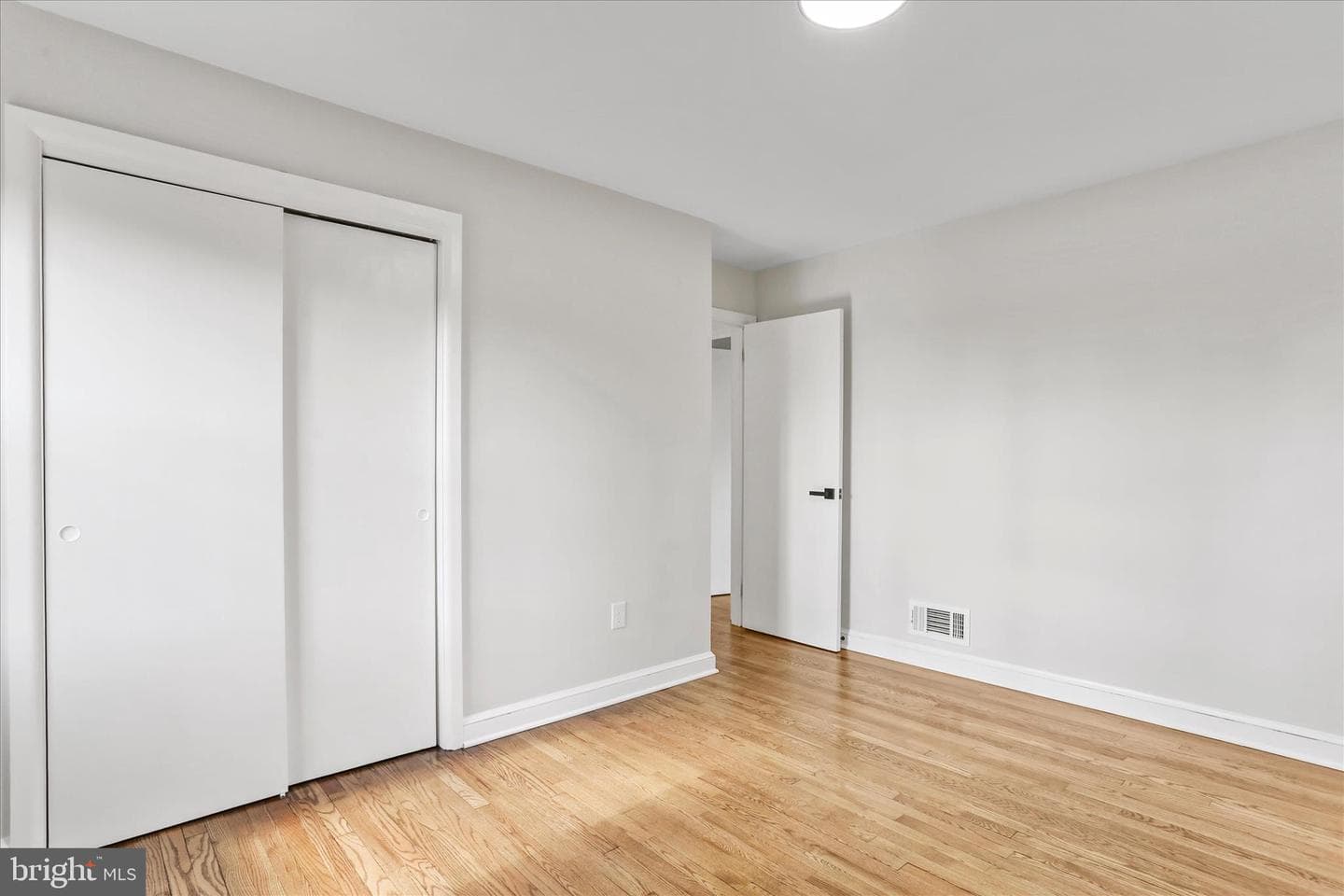 10 Linden Boulevard photo 14