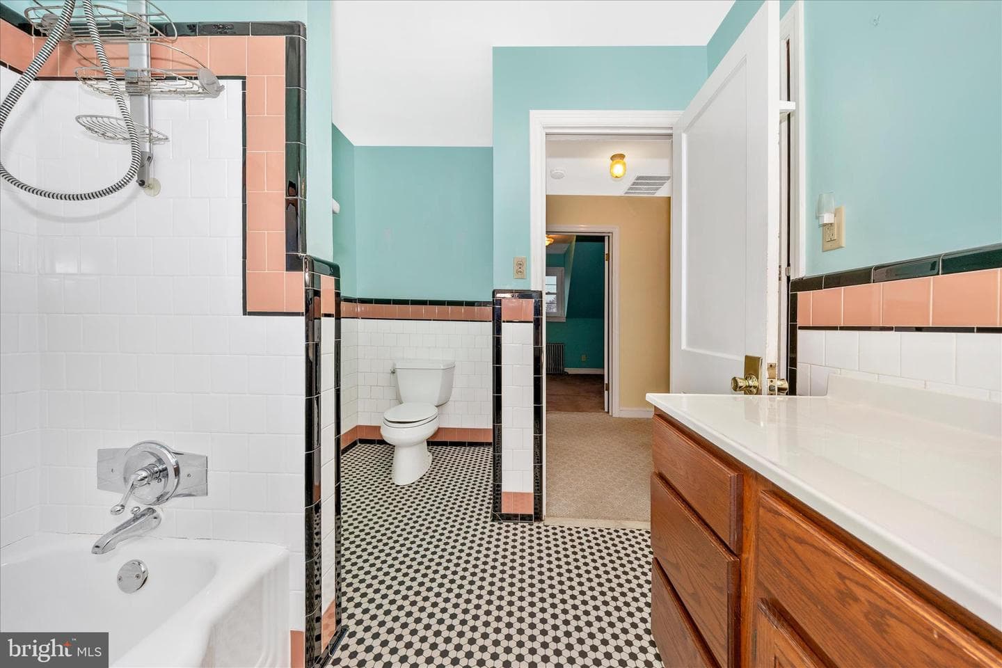 9 E 13th Street photo 31