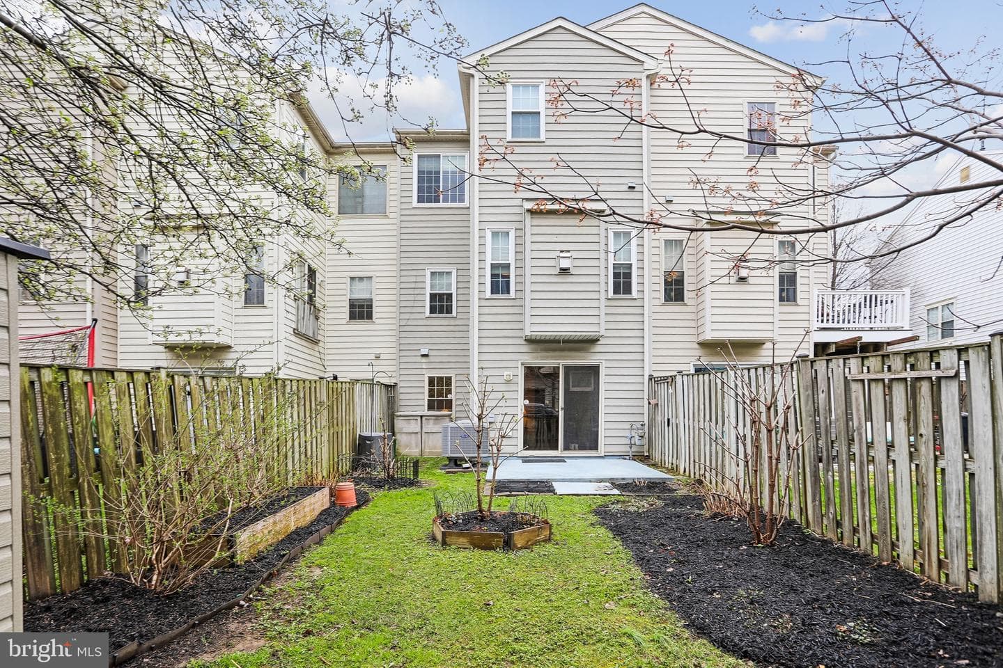 1520 Laurel Wood Way photo 3