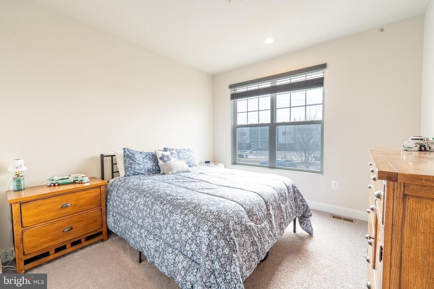 7070 Executive Way photo 30