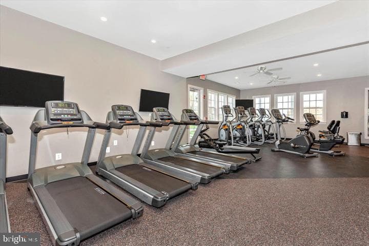 7070 Executive Way photo 45