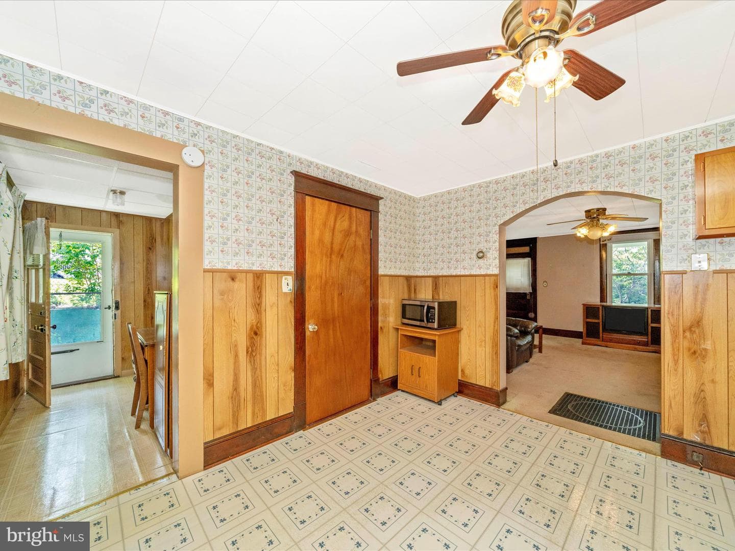 7 W B Street photo 19
