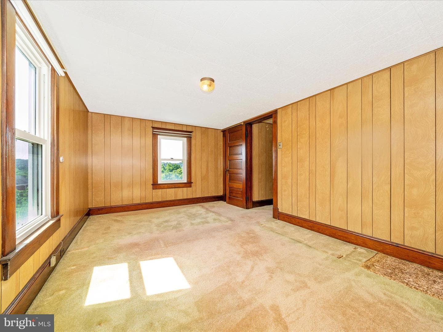 7 W B Street photo 31