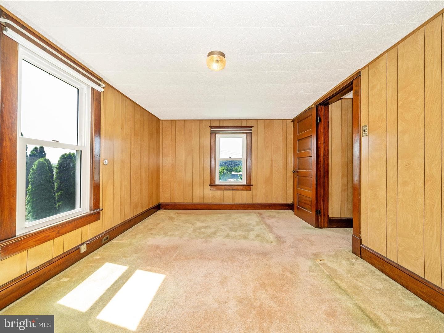 7 W B Street photo 33