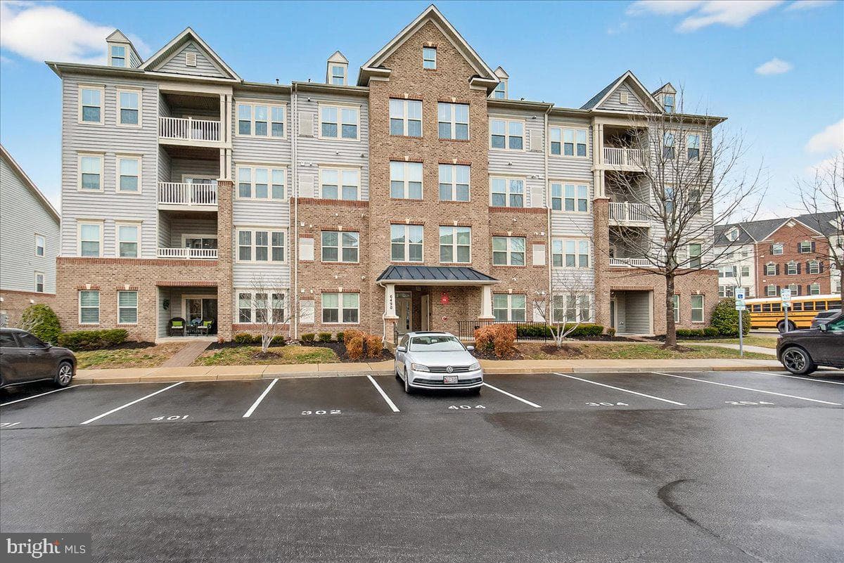 6490 Calverton Drive #201 photo 34