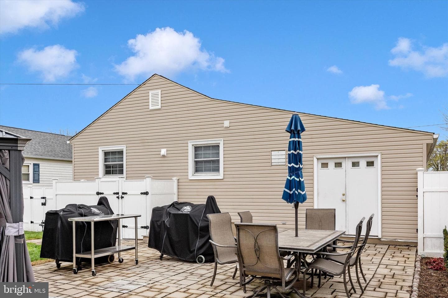 307 Redwood Avenue photo 17