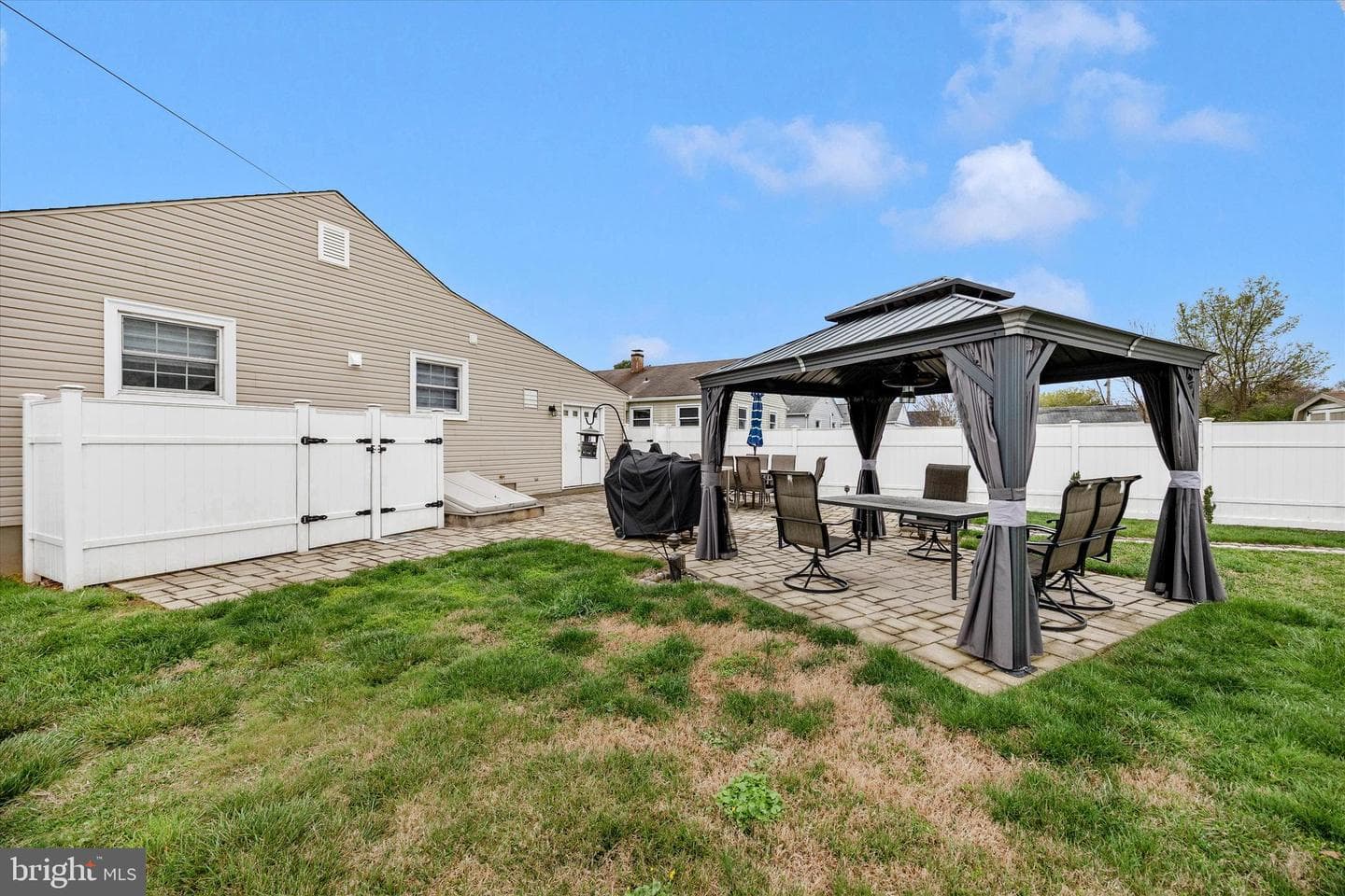307 Redwood Avenue photo 19