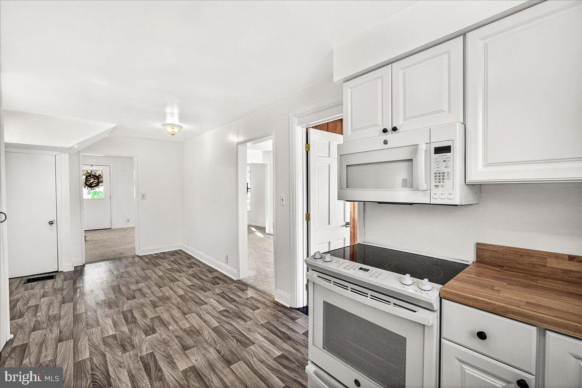 801 N Maple Avenue photo 18