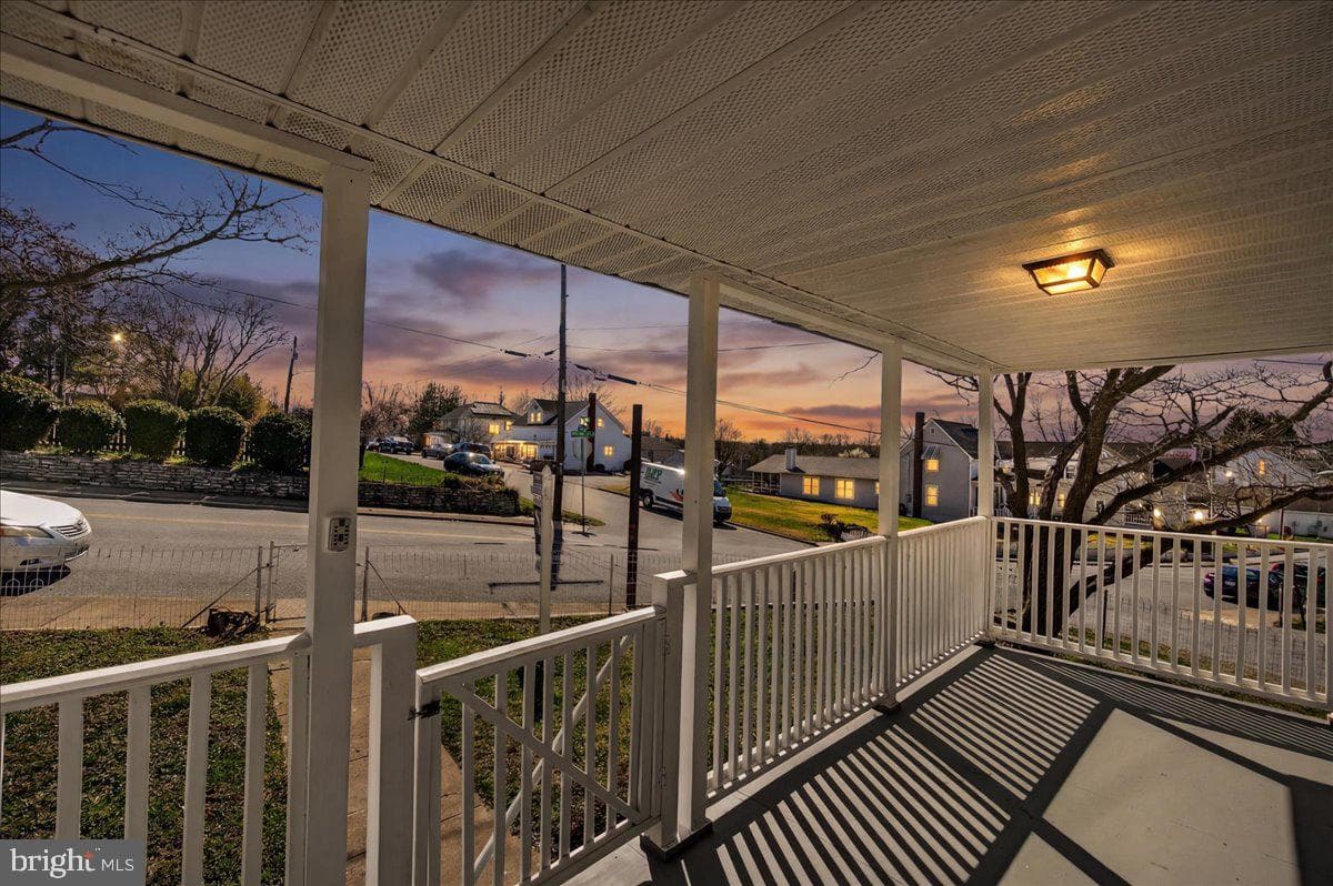 801 N Maple Avenue photo 39