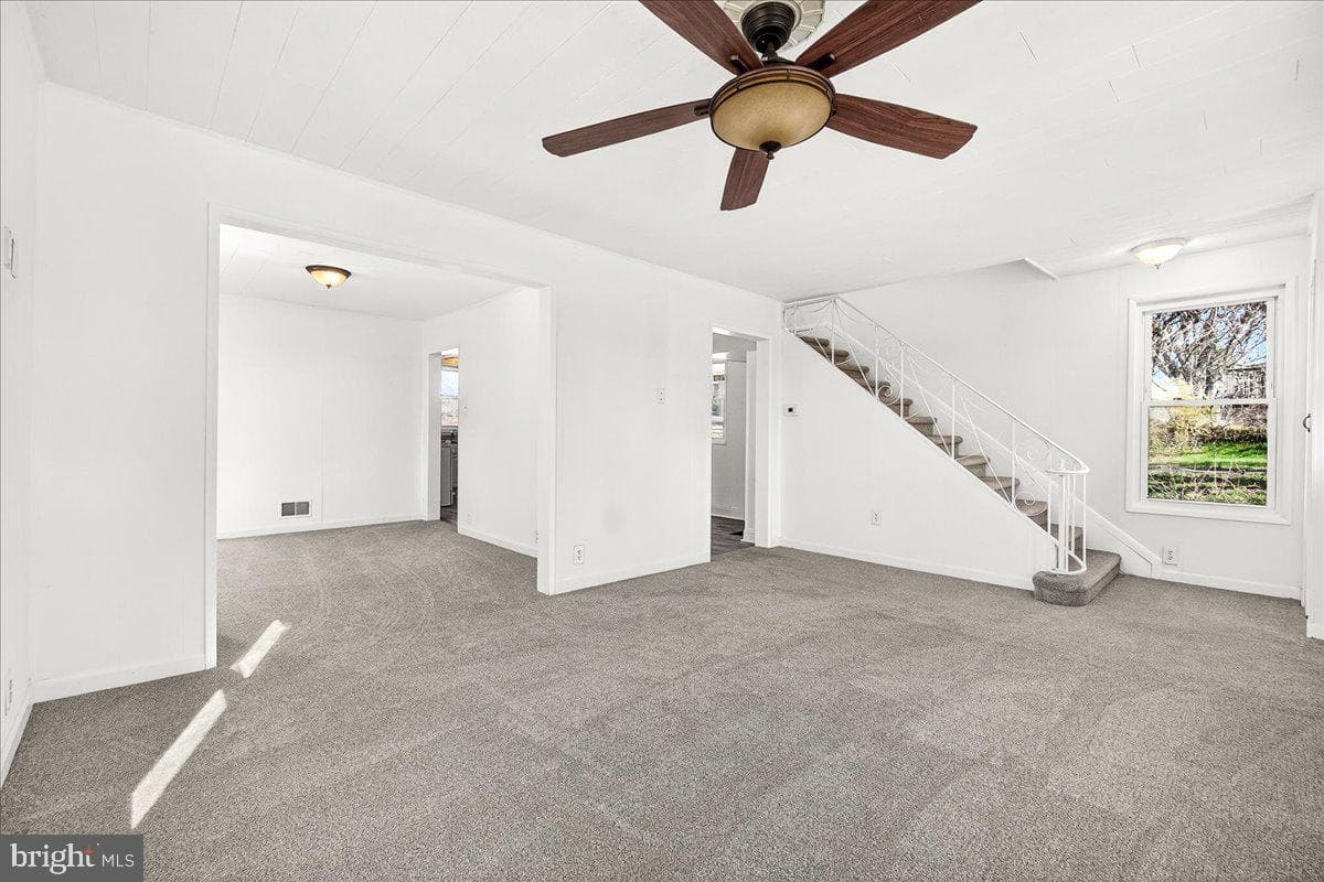 801 N Maple Avenue photo 9
