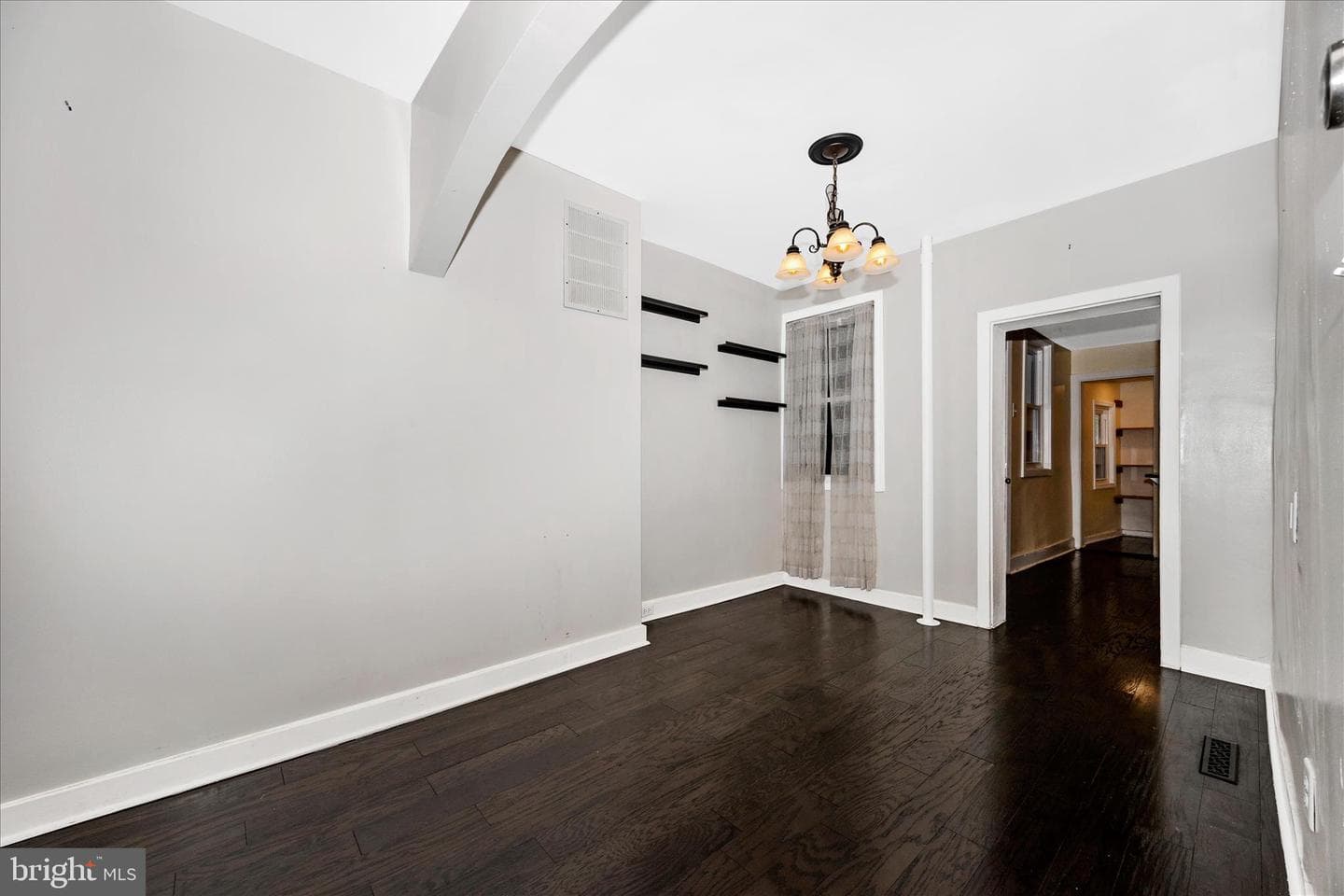 467 W South Street photo 10