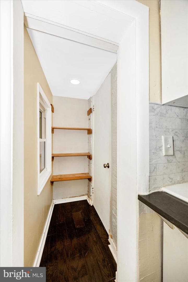 467 W South Street photo 19
