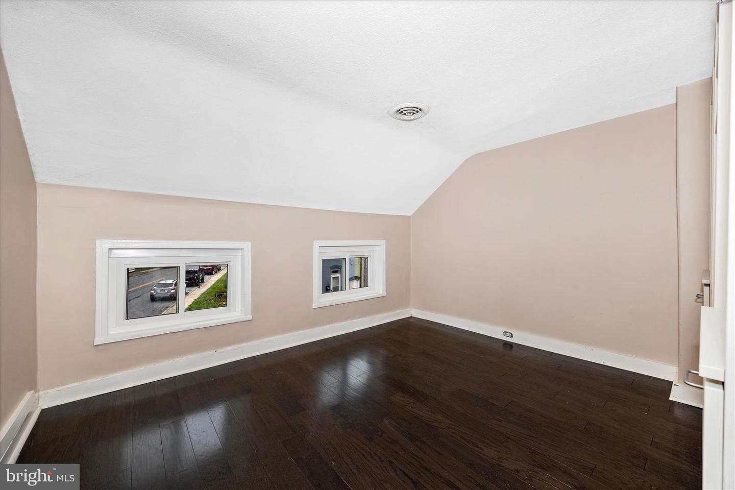 467 W South Street photo 22