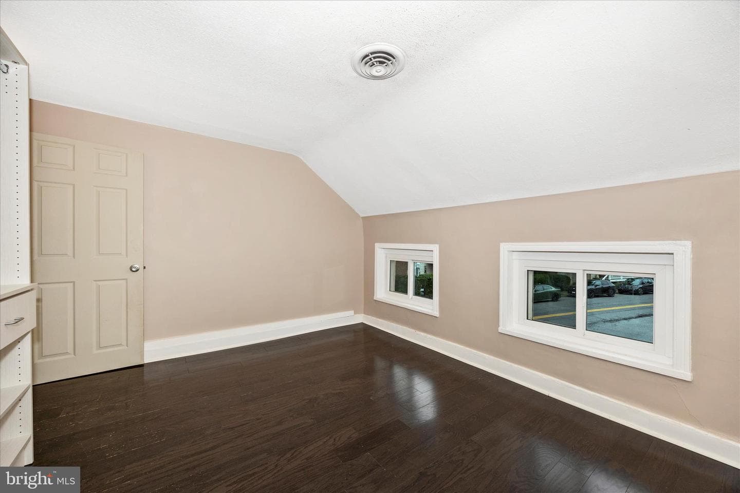 467 W South Street photo 23