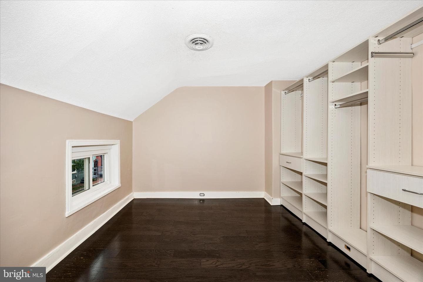 467 W South Street photo 24