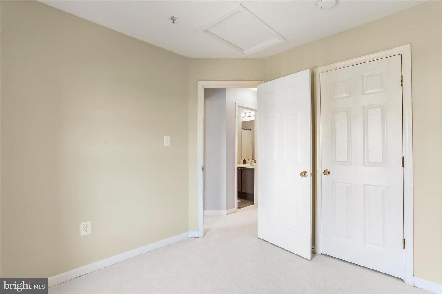 2544 Emerson Drive photo 19