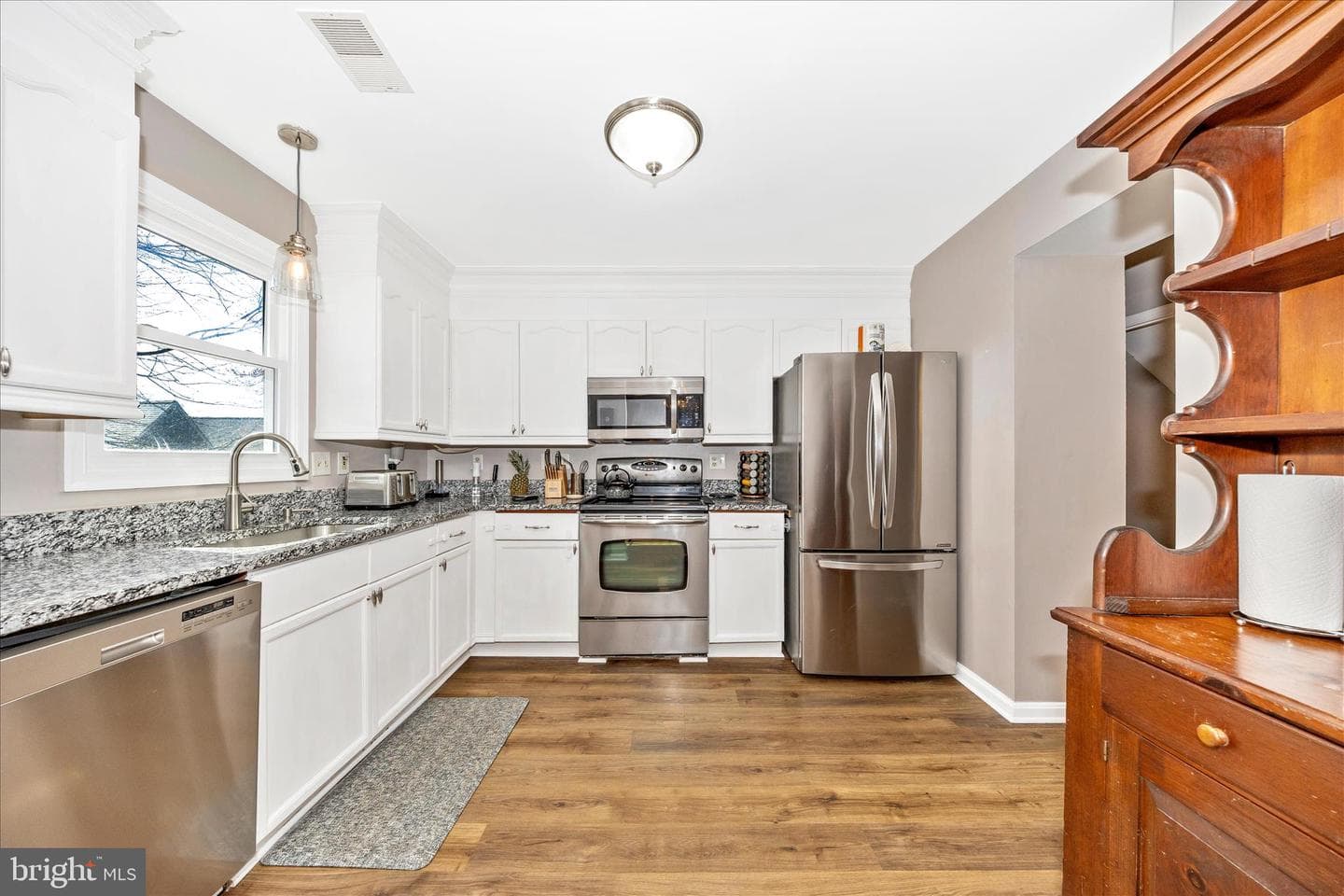 10747 Edgewood Court photo 8