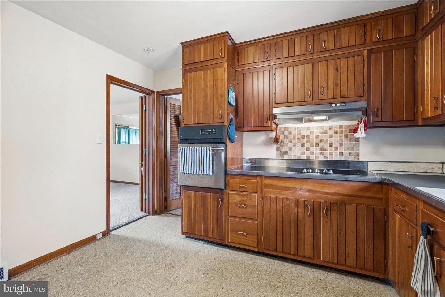 615 Taney Avenue photo 12