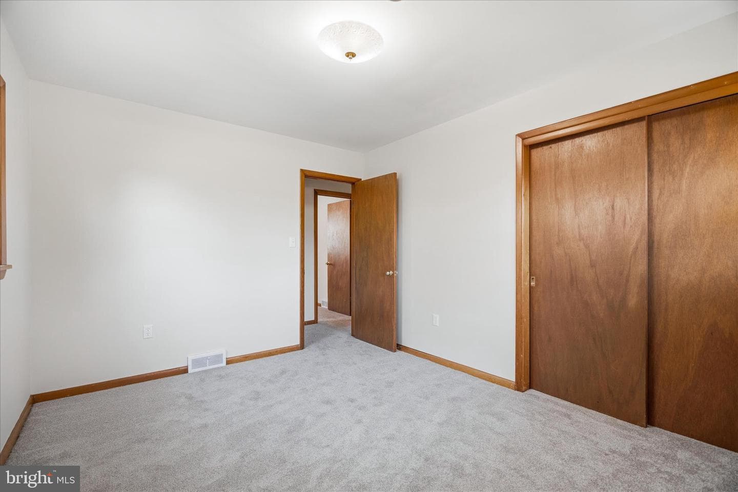 615 Taney Avenue photo 21