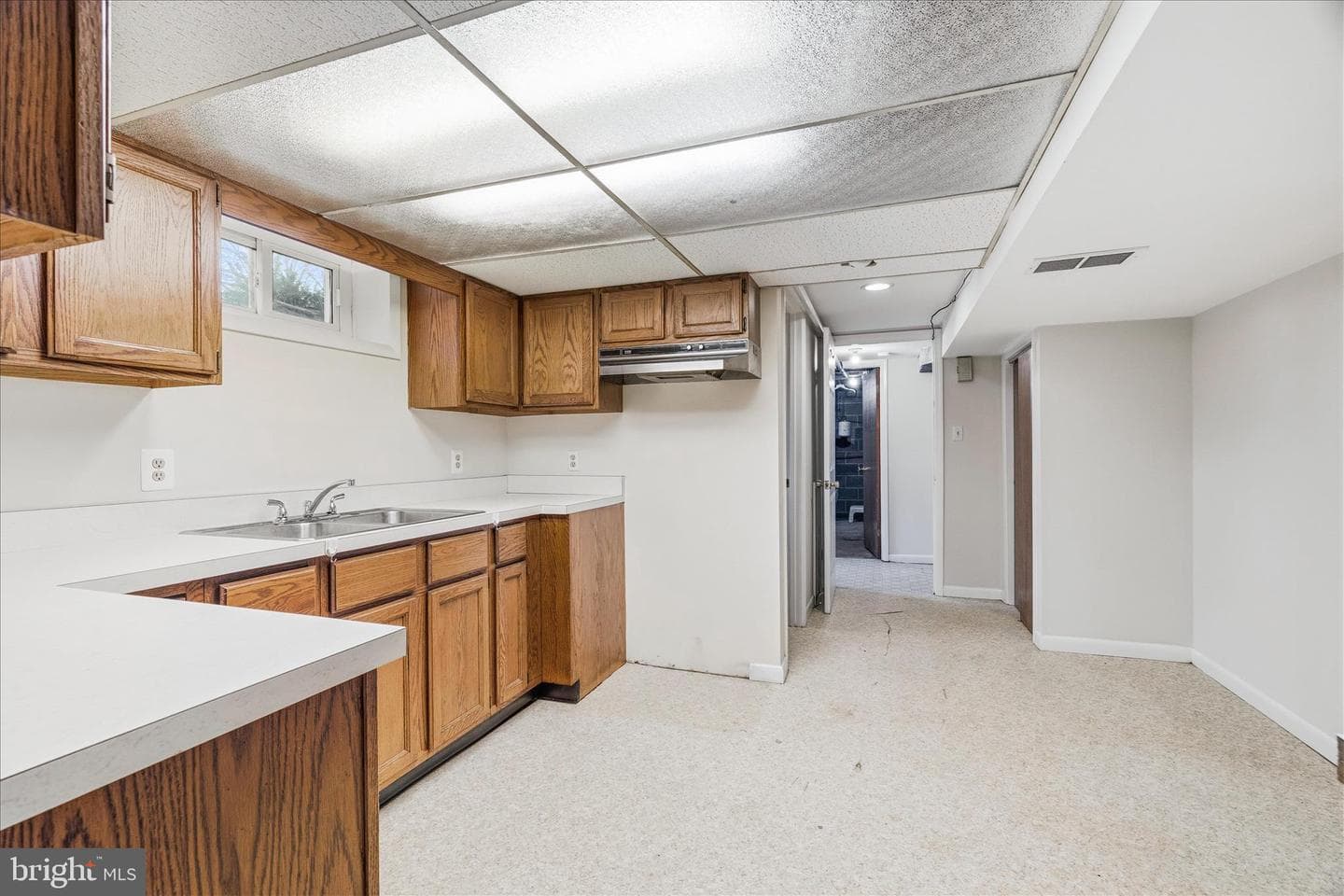 615 Taney Avenue photo 33