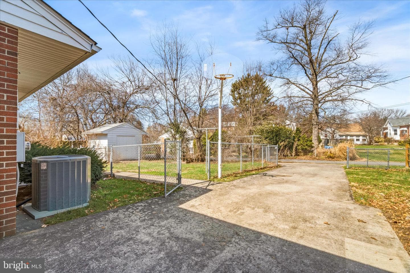615 Taney Avenue photo 36