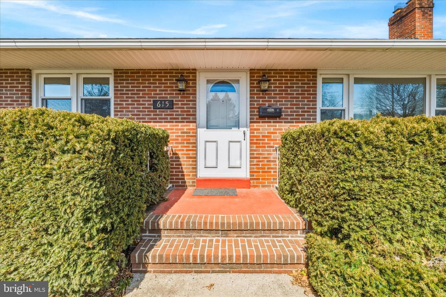 615 Taney Avenue photo 4
