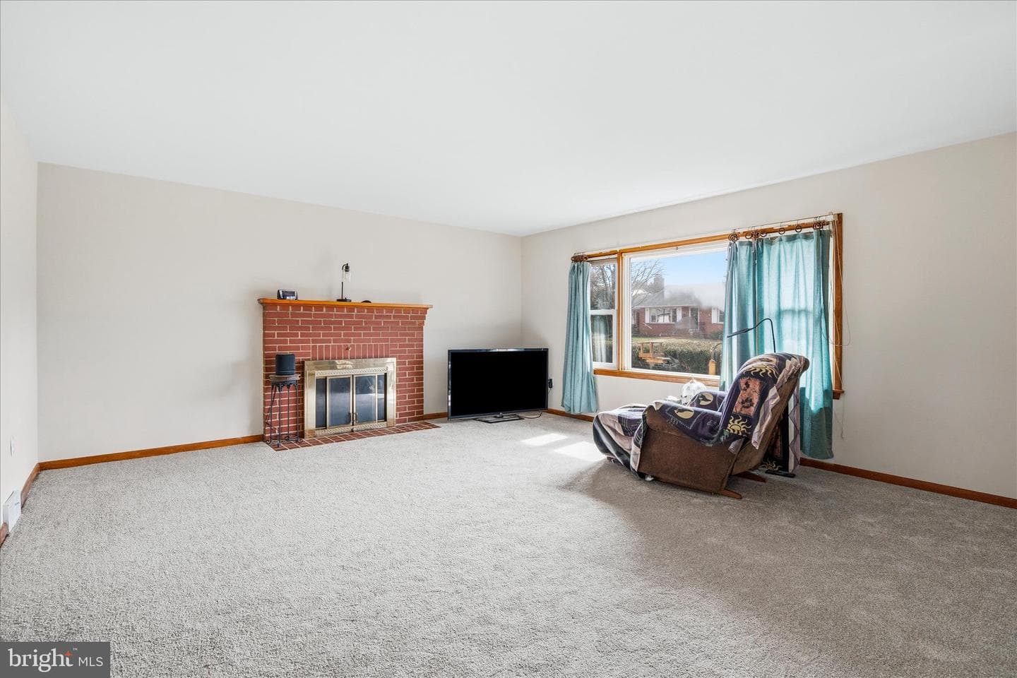 615 Taney Avenue photo 7