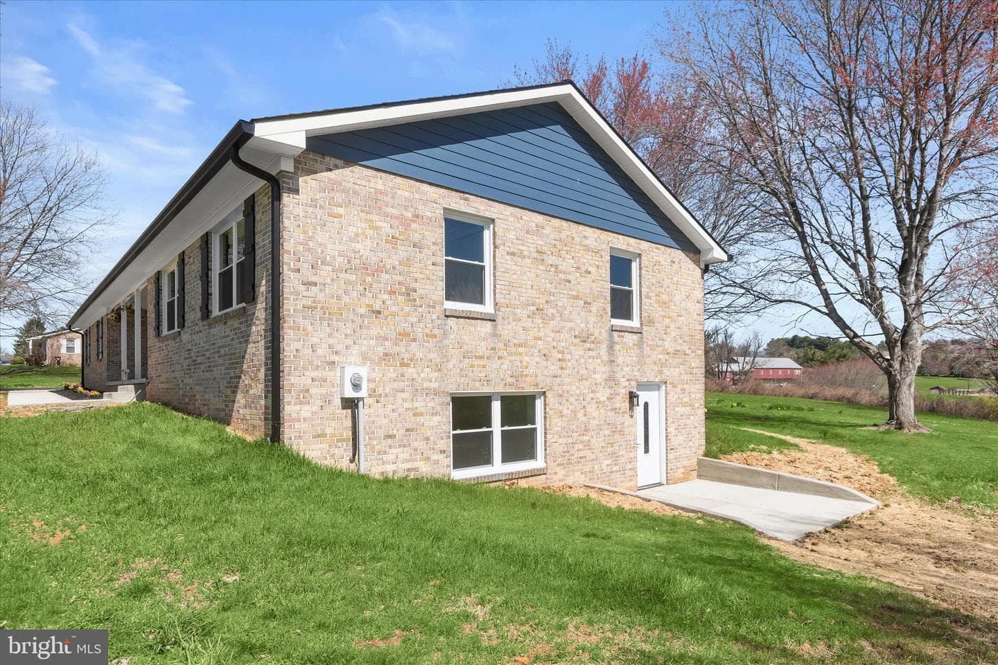 9079 Dawn Court photo 4