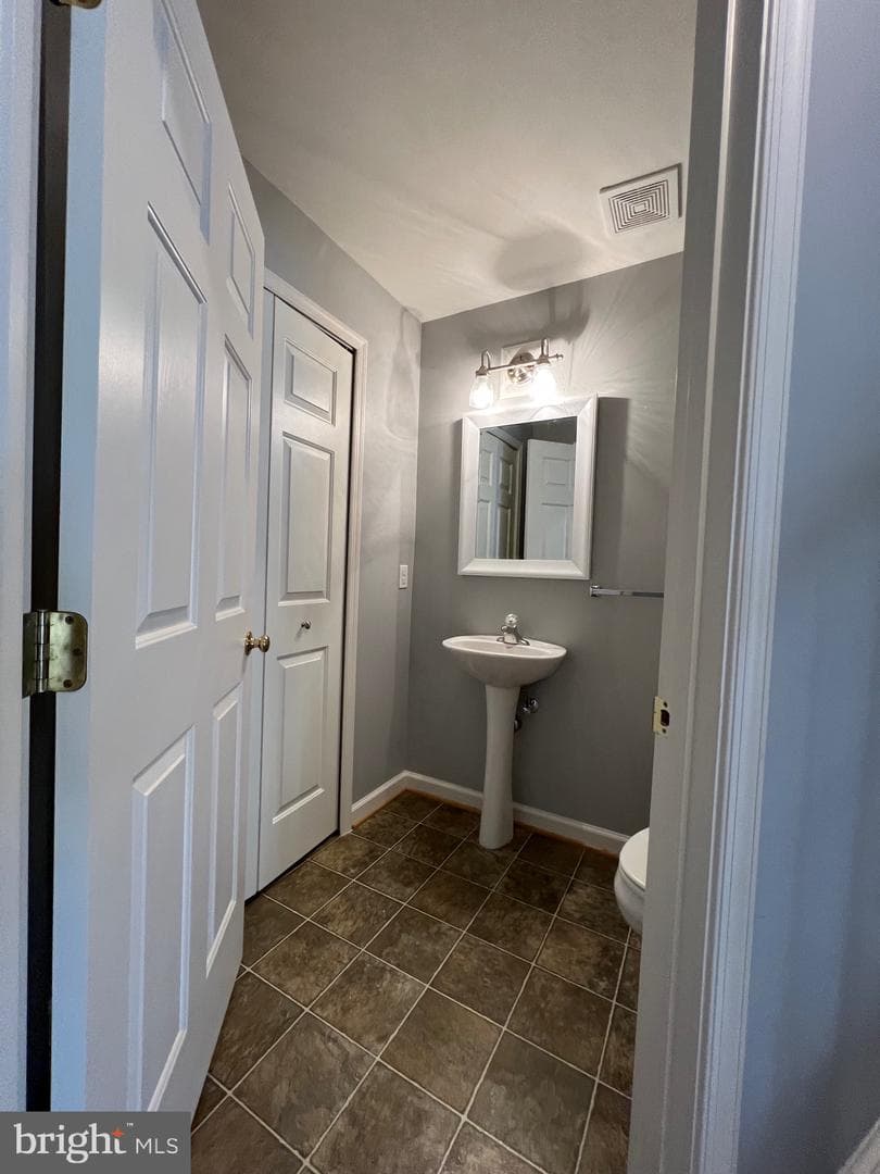 131 Fiona Way photo 30