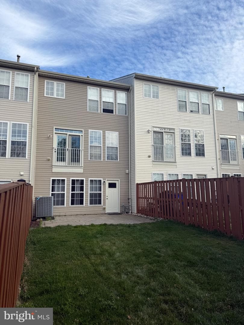131 Fiona Way photo 36