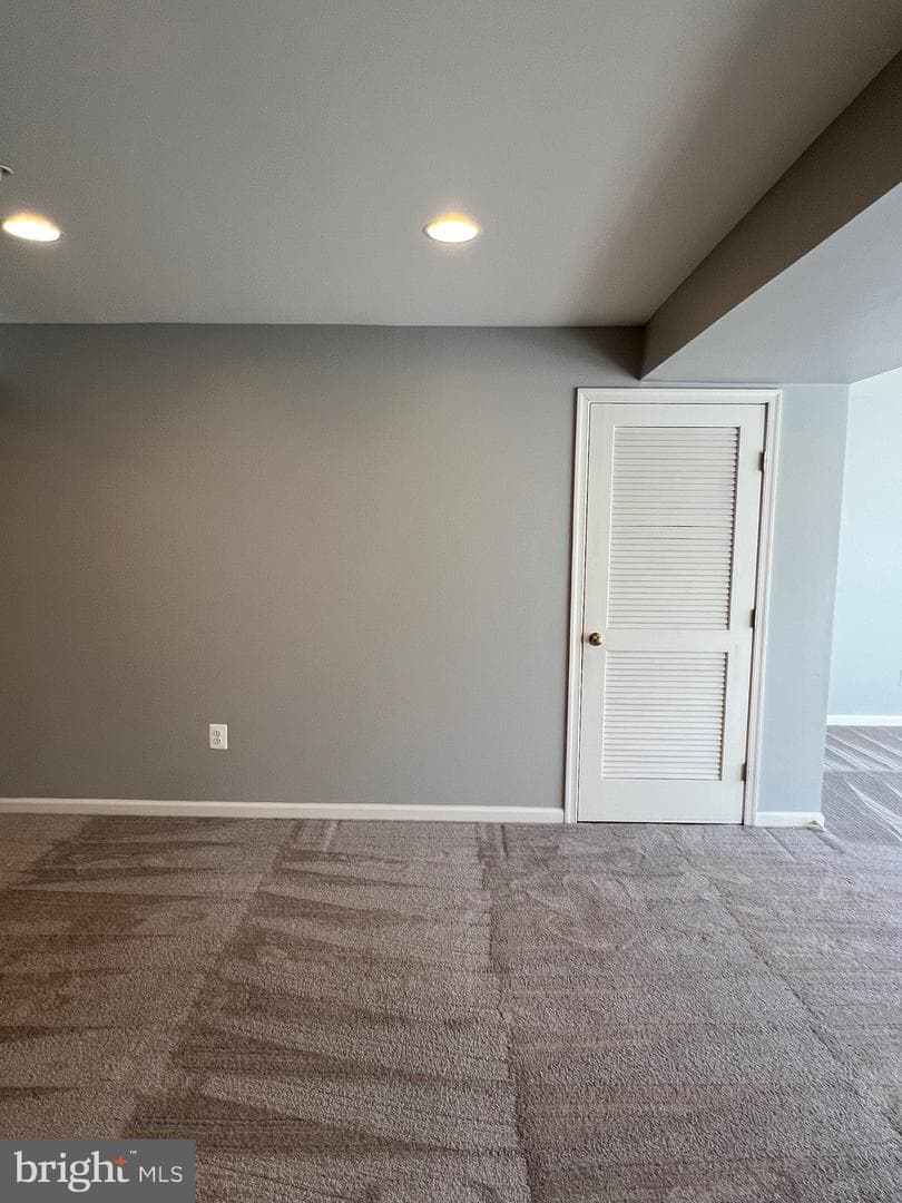 131 Fiona Way photo 37