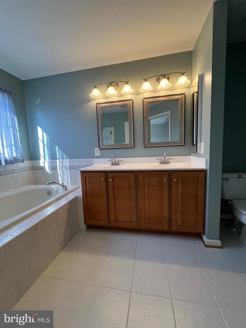 131 Fiona Way photo 55