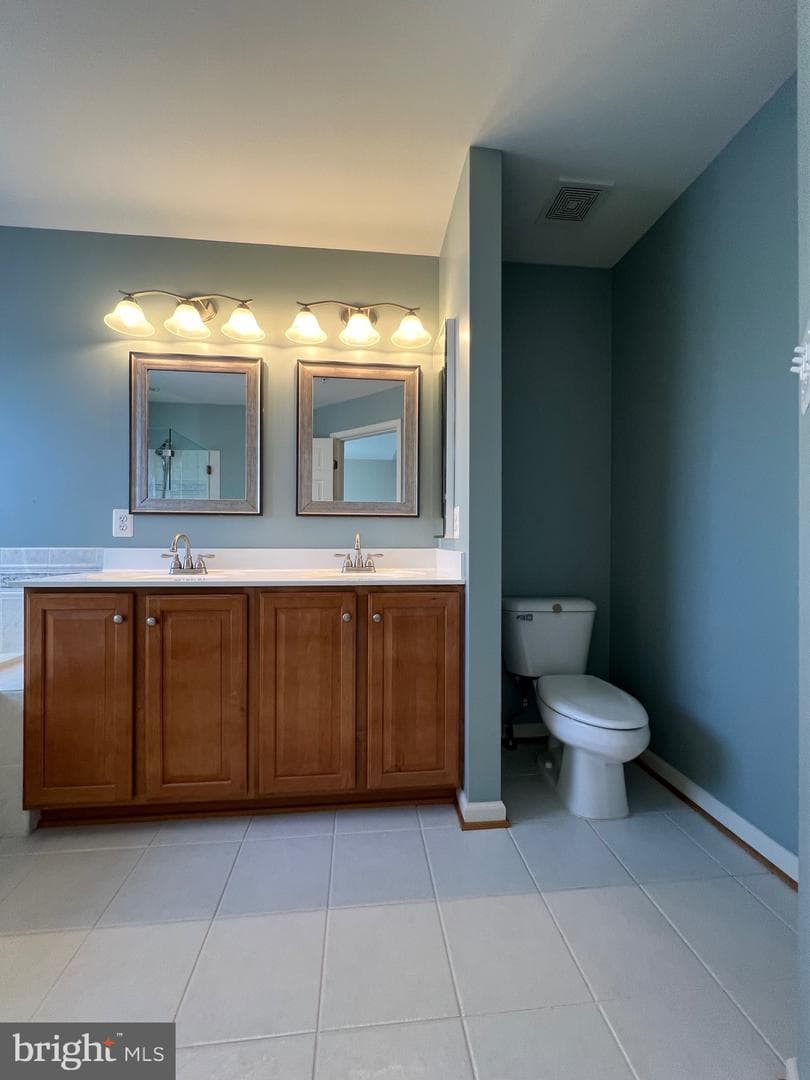 131 Fiona Way photo 56